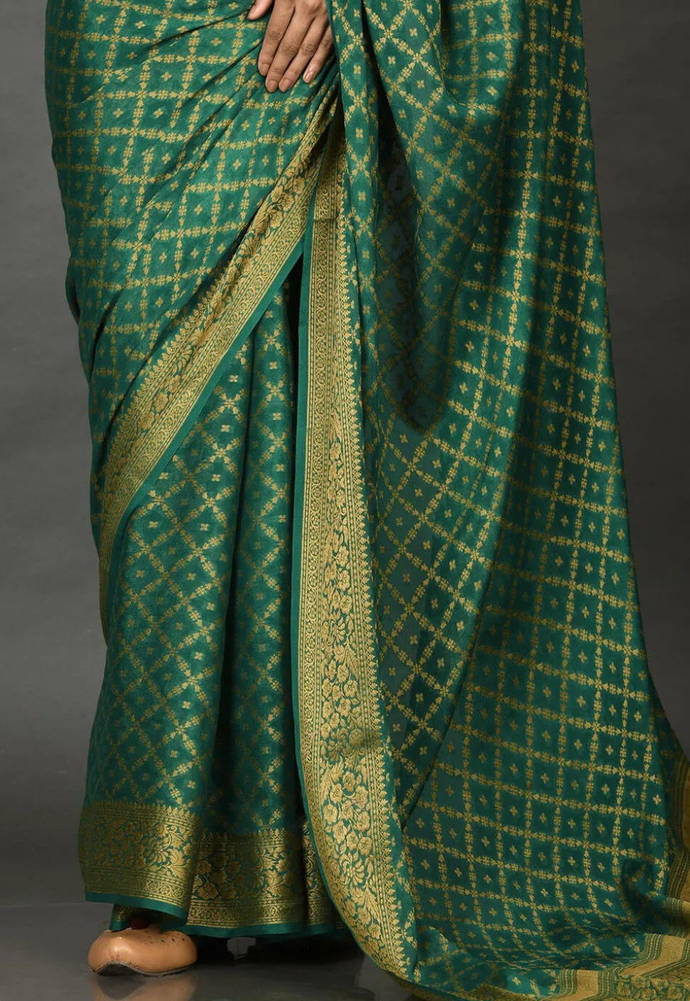 Banarasi Pure Georgette Saree in Dark Green