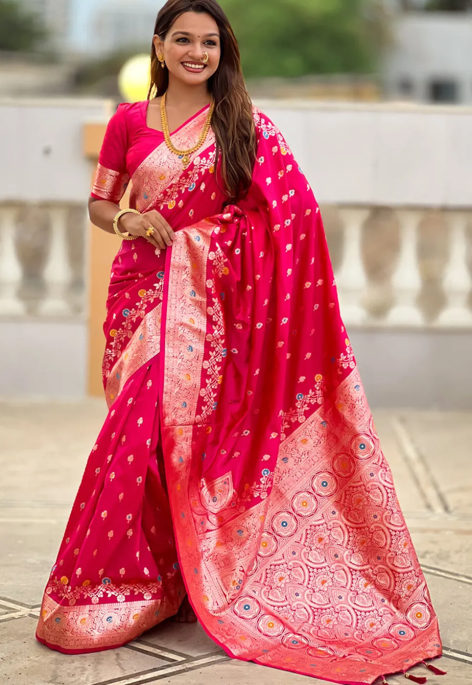 Banarasi Saree in Fuchsia