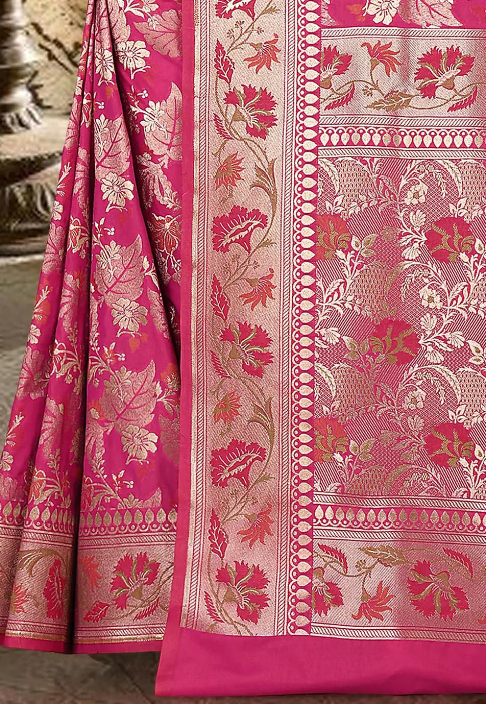 Banarasi Saree in Fuchsia