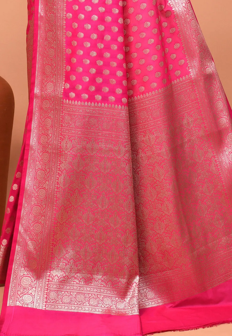 Banarasi Saree in Fuchsia
