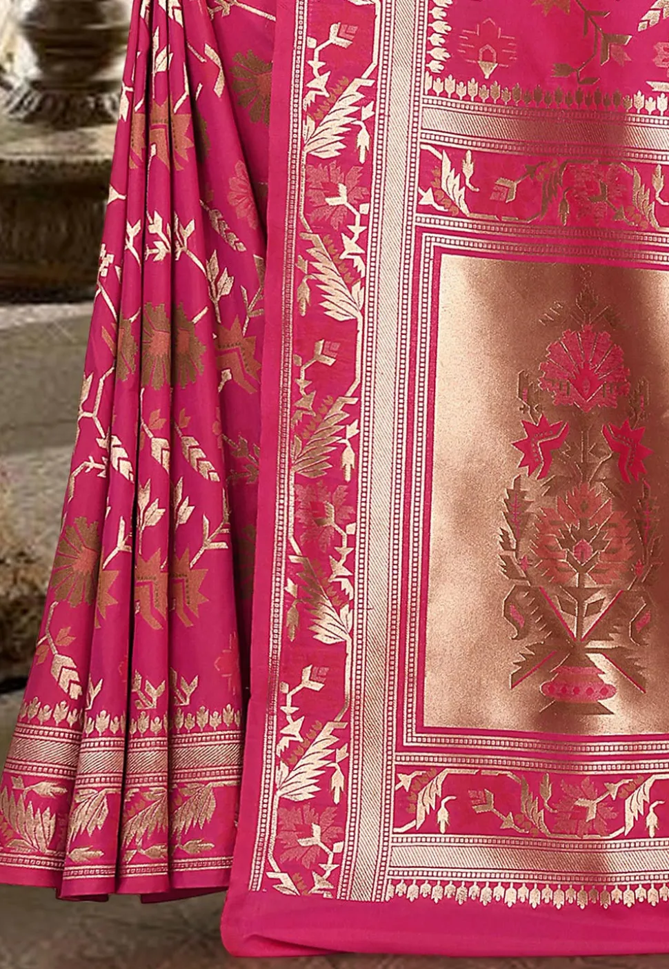 Banarasi Saree in Fuchsia
