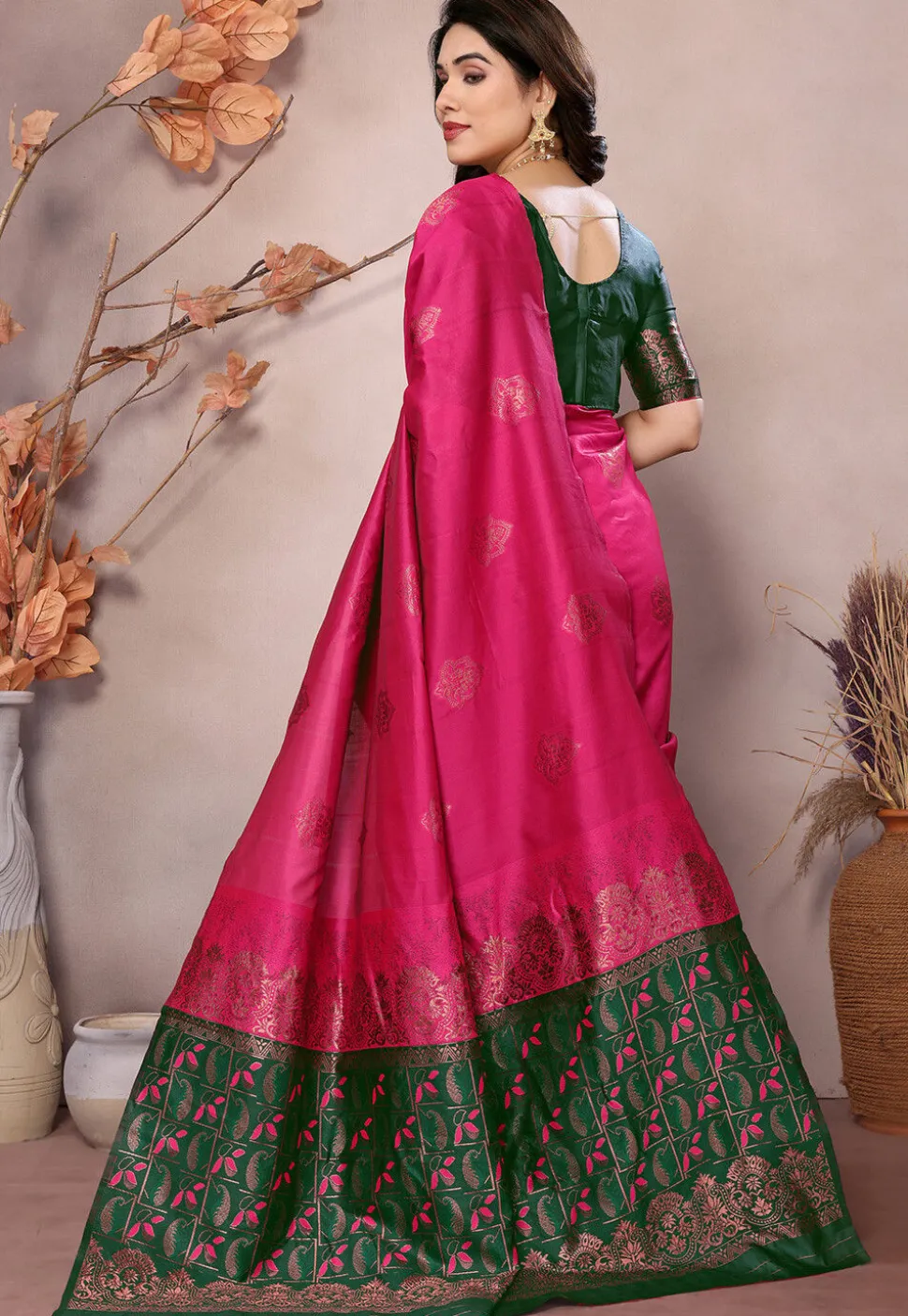 Banarasi Saree in Fuchsia