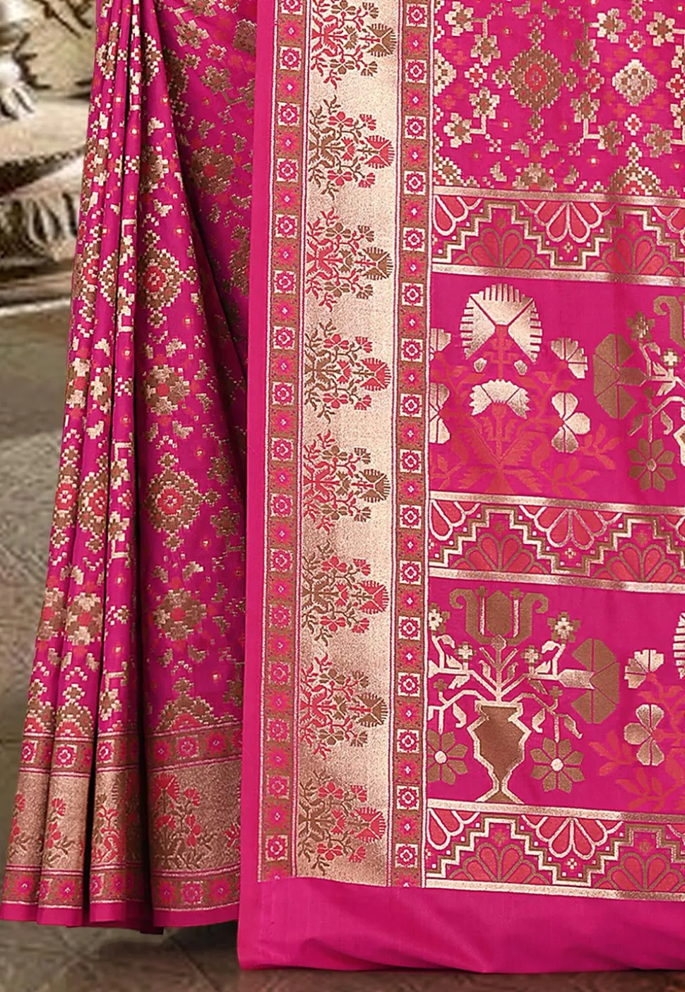 Banarasi Saree in Fuchsia