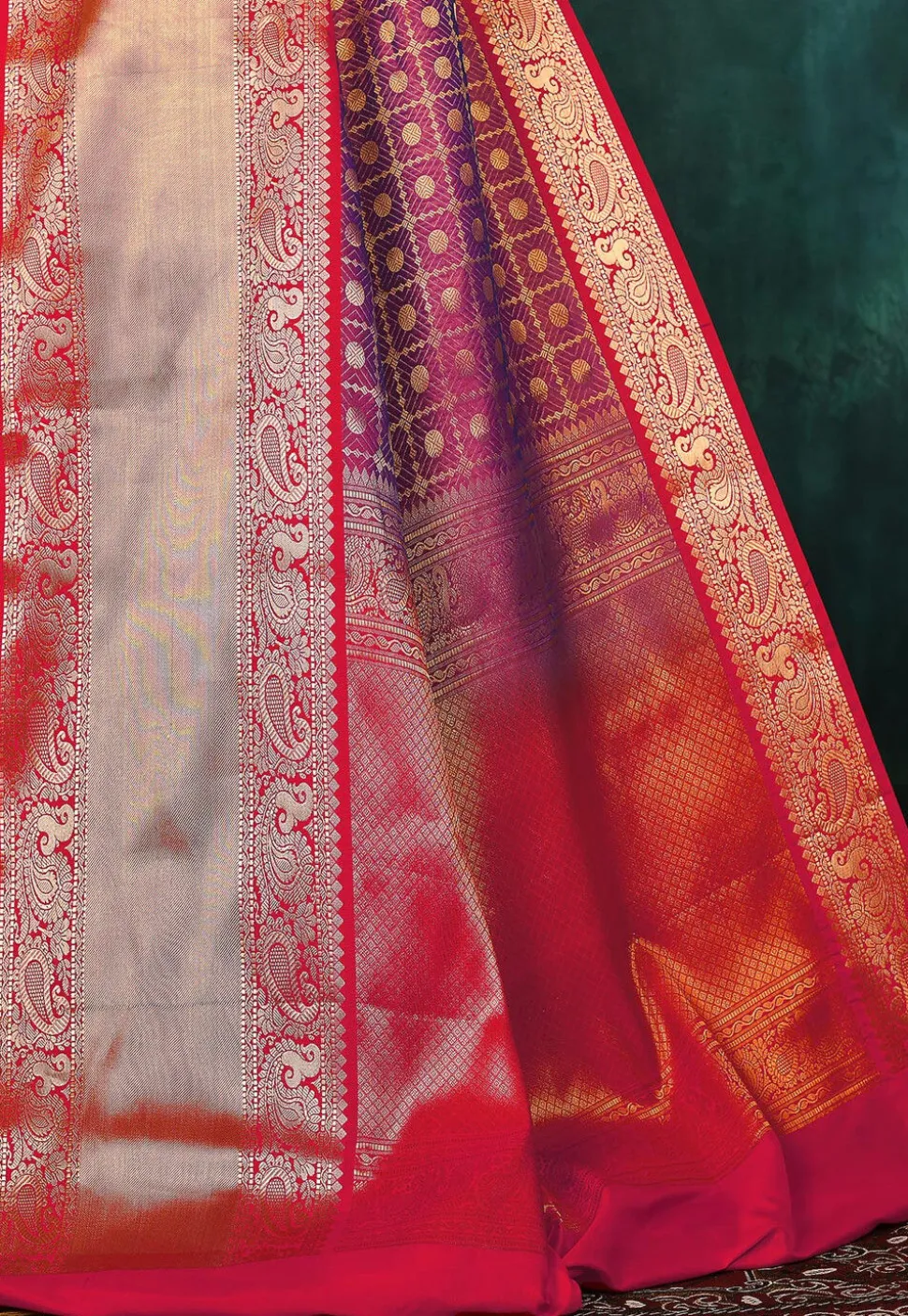 Banarasi Saree in Magenta Dual Tone