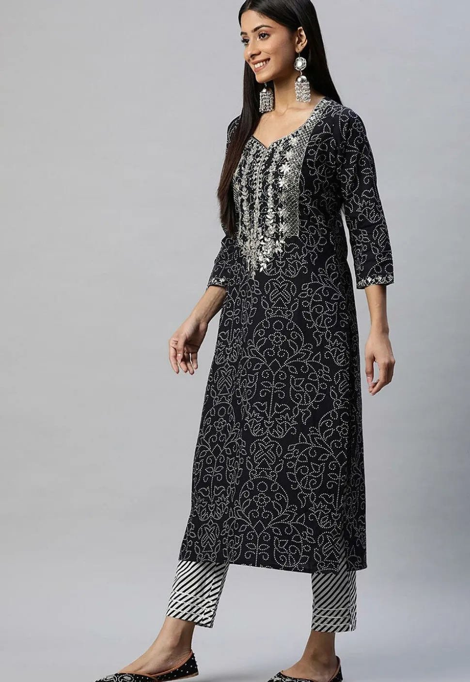 Bandhej Printed Cotton Pakistani Suit in Black