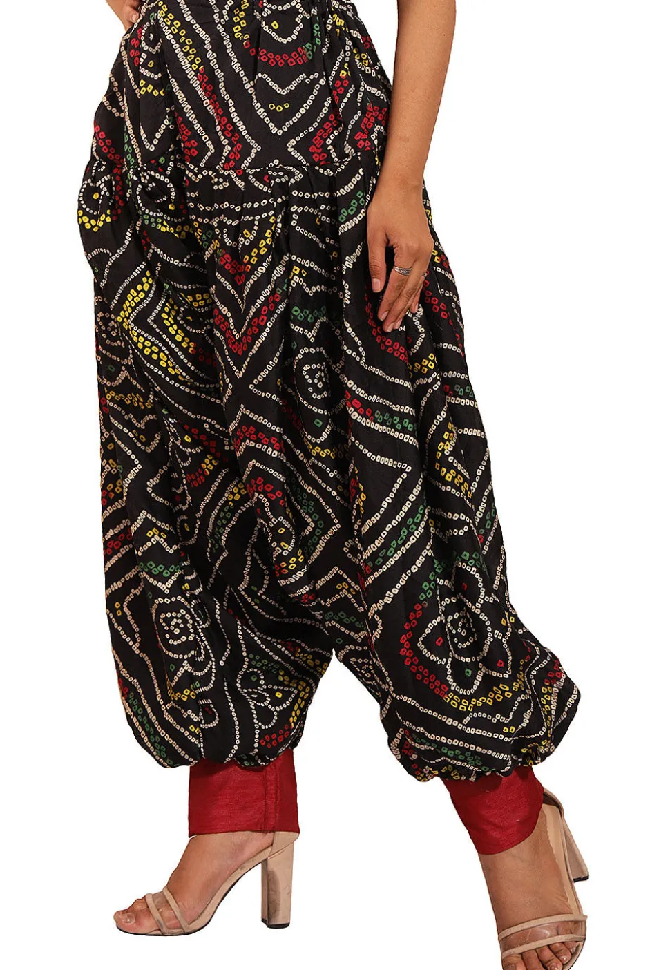 Bandhej Printed Crepe Alladin Pant in Black