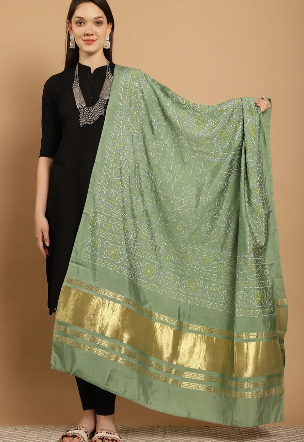 Bandhej Printed Muslin Silk Dupatta in Green