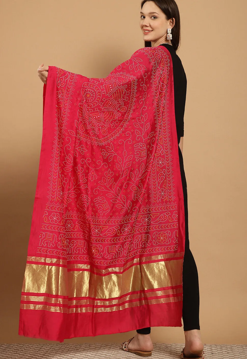 Bandhej Printed Muslin Silk Dupatta in Fuchsia