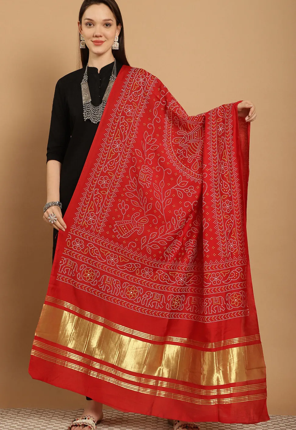 Bandhej Printed Muslin Silk Dupatta in Red
