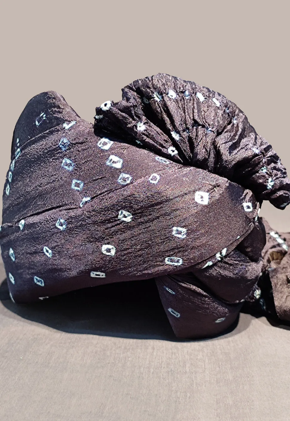 Bandhej Printed Taffeta Silk Turban in Black