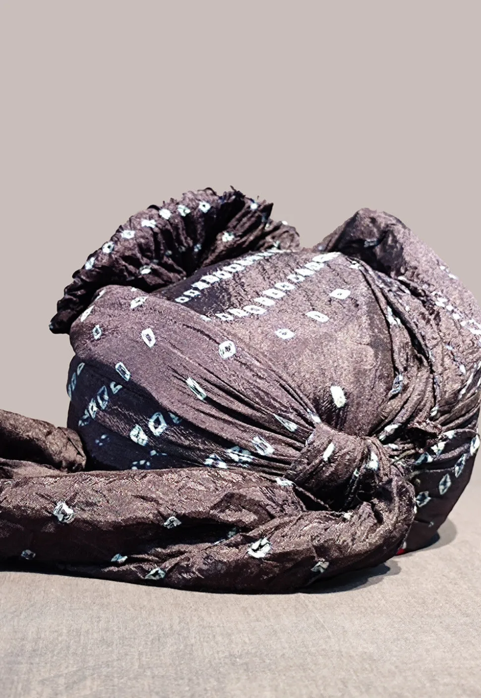 Bandhej Printed Taffeta Silk Turban in Black