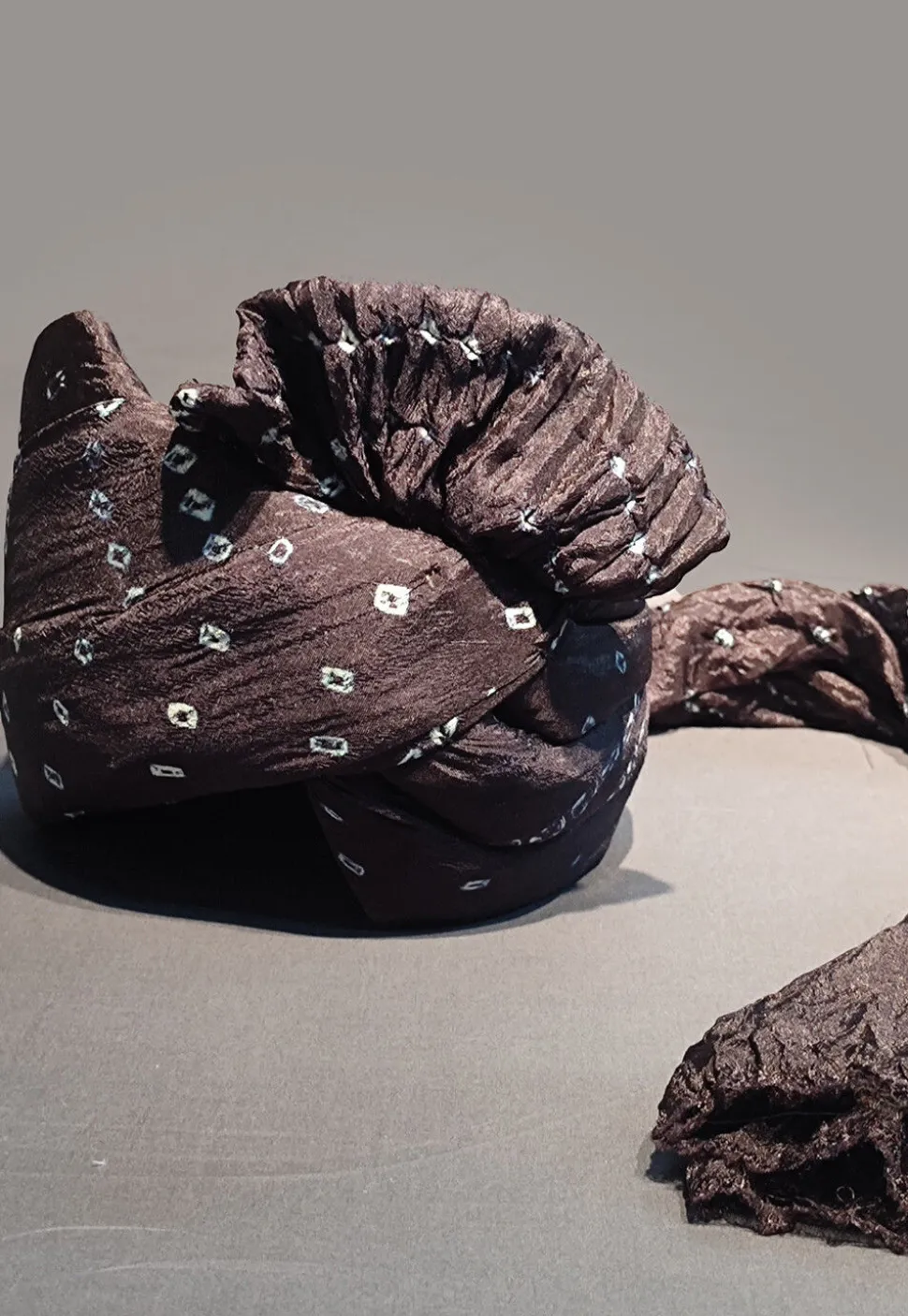 Bandhej Printed Taffeta Silk Turban in Black