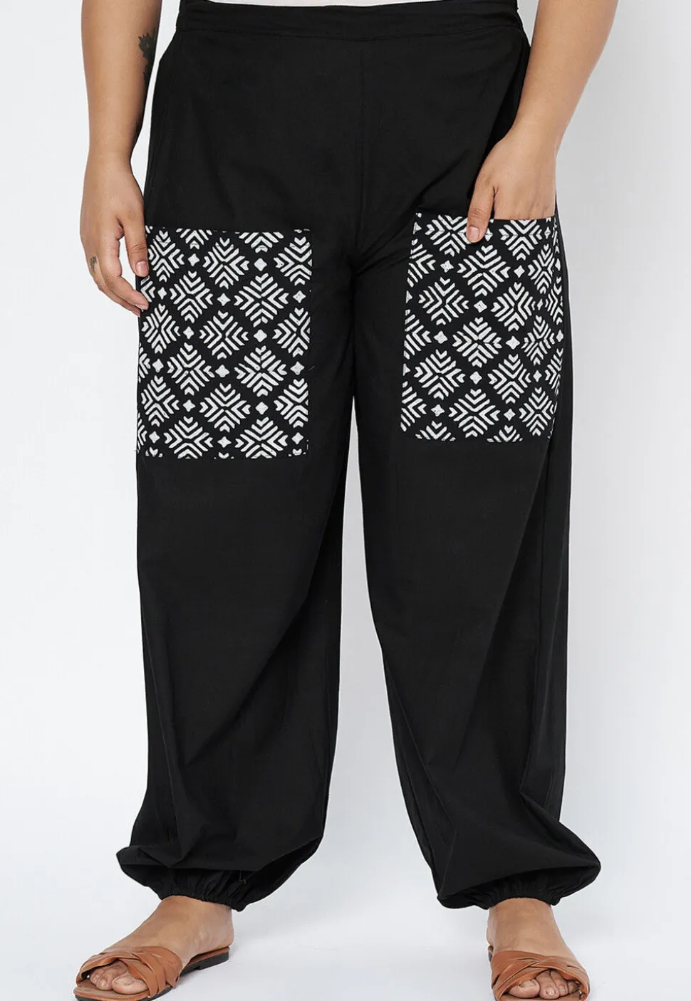 Block Printed Pocket Pure Cotton Pant in Black