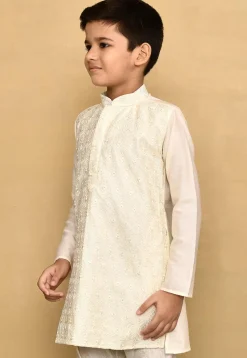 Chikankari Cotton Silk Kurta in Off White