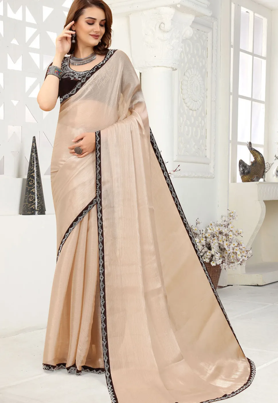 Contrast Border Chiffon Shimmer Saree in Light Beige