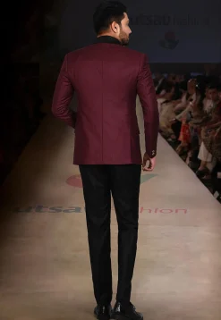 Contrast Collar Polyester Three piece Tuxedo Set in Maroon