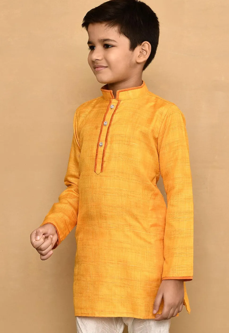 Contrast Trim Jute Cotton Kurta in Yellow