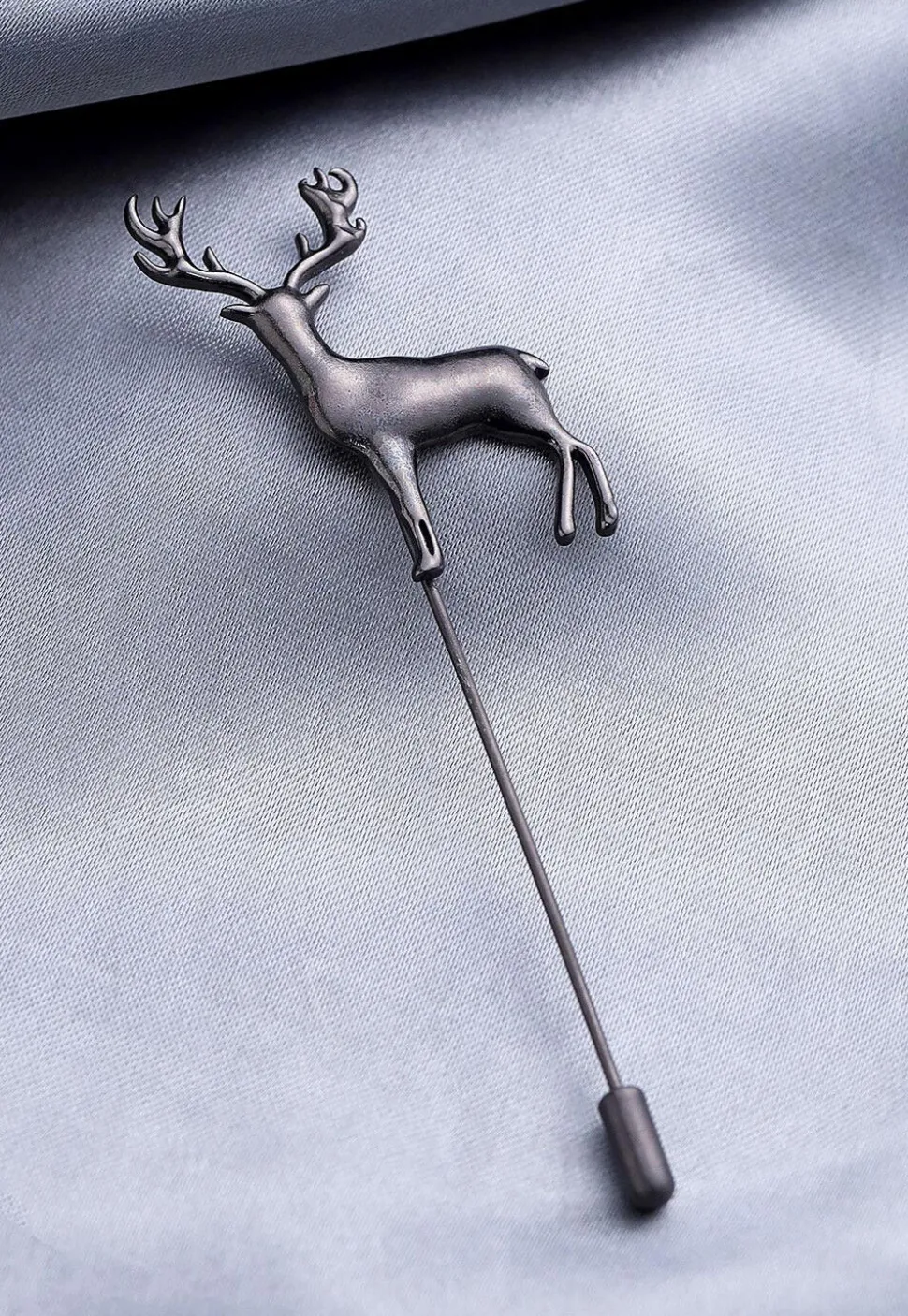 Daring Deer Metallic Lapel Pin