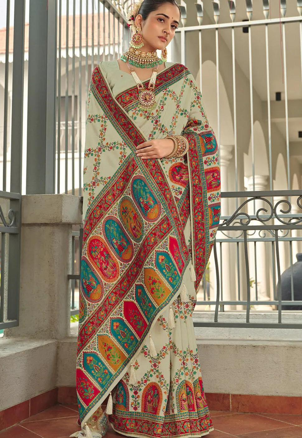 Digital Printed Art Silk Saree in Off White