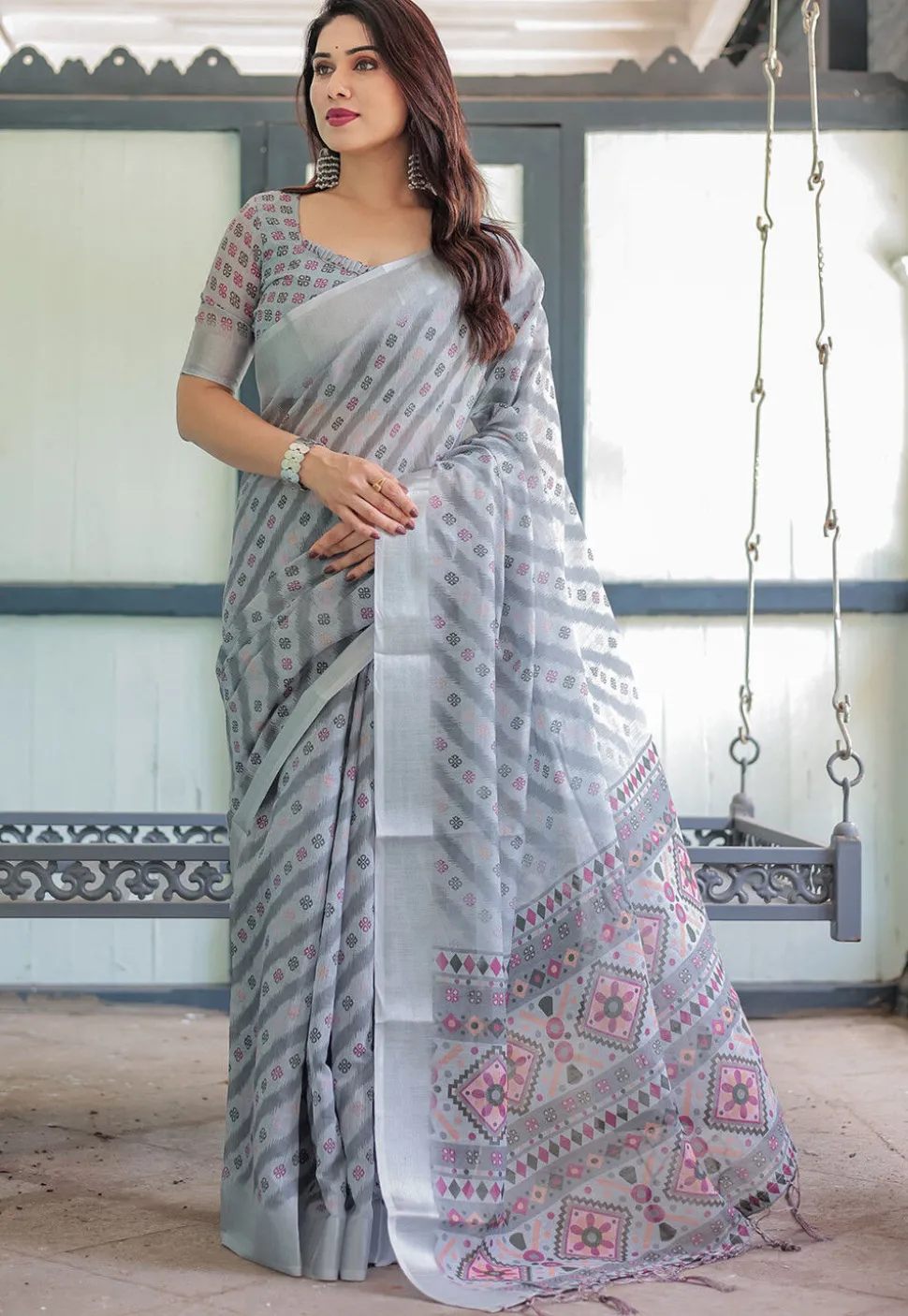 Digital Printed Cotton Saree in Grey