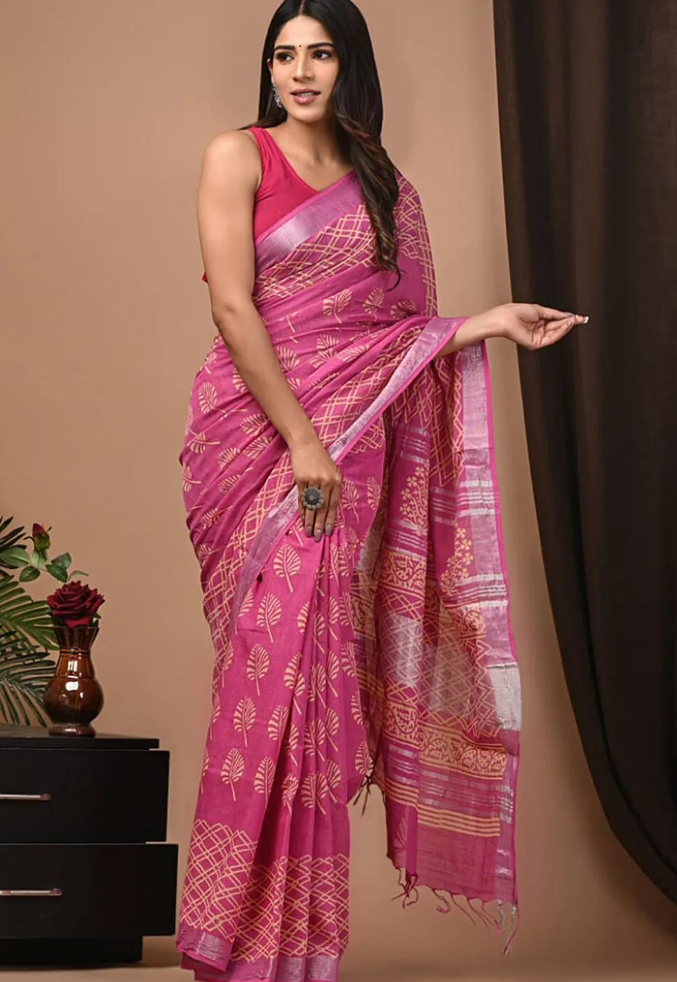 Digital Printed Linen Silk Saree in Pink