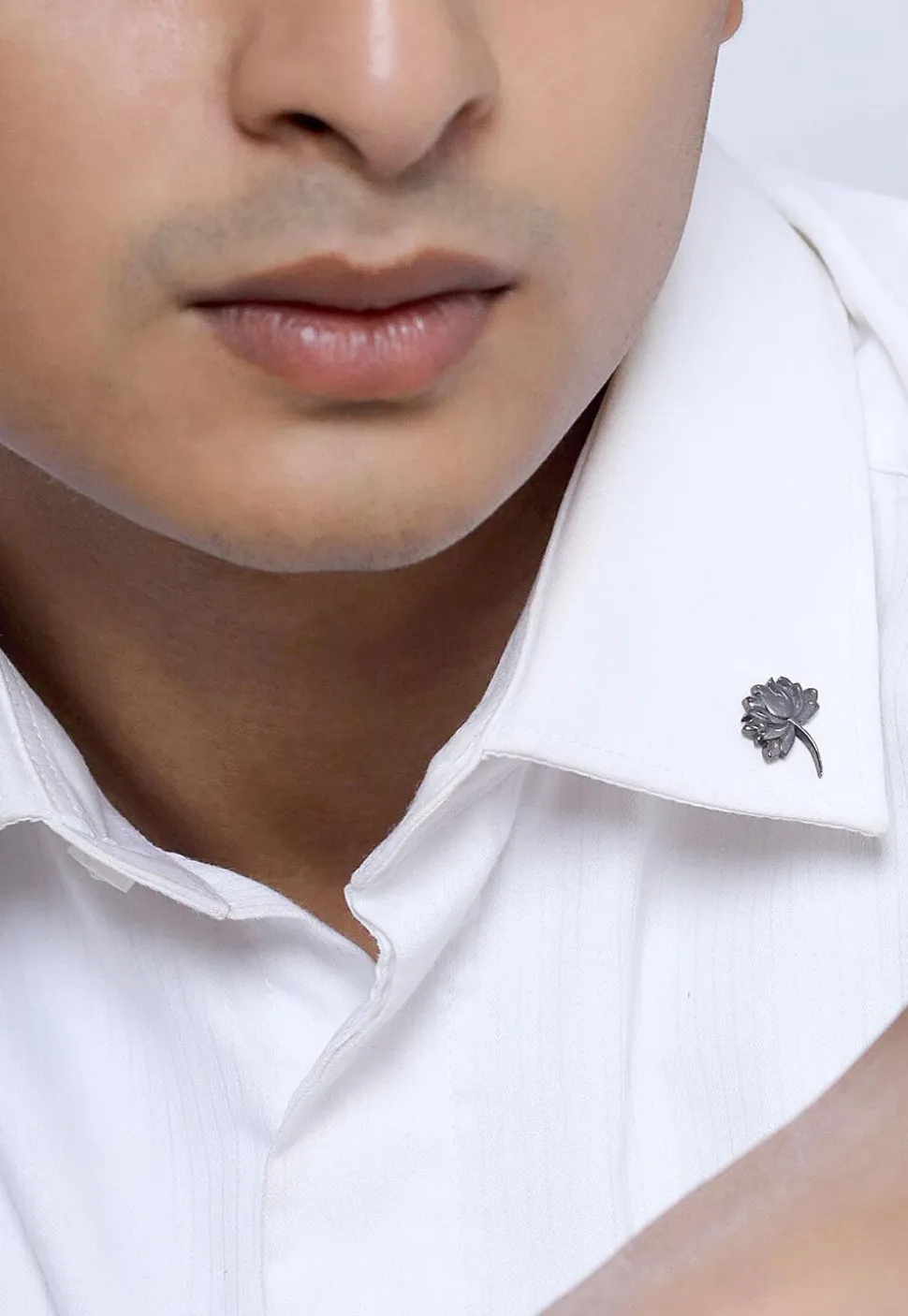 Divine Lotus Metallic Collar Tips