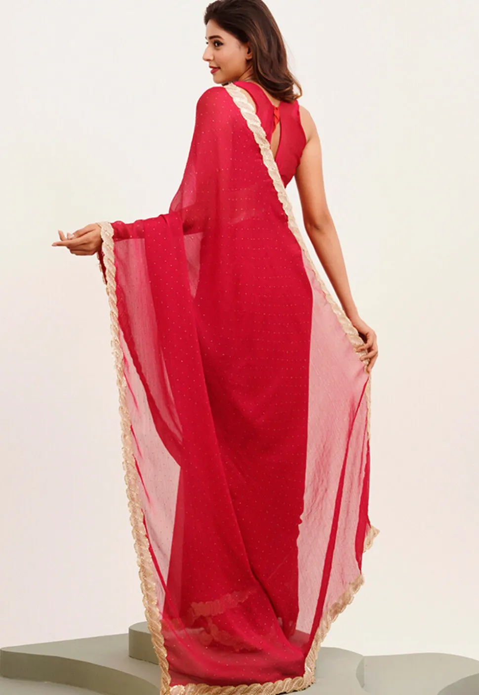 Embellished Chiffon Scalloped Saree in Red