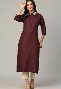 Embellished Cotton Slub Straight Kurta in Maroon