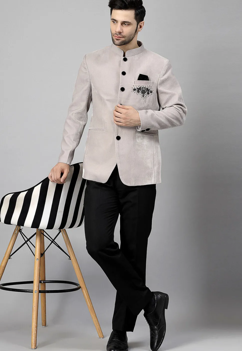 Embellished Velvet Blazer Set in Light Grey