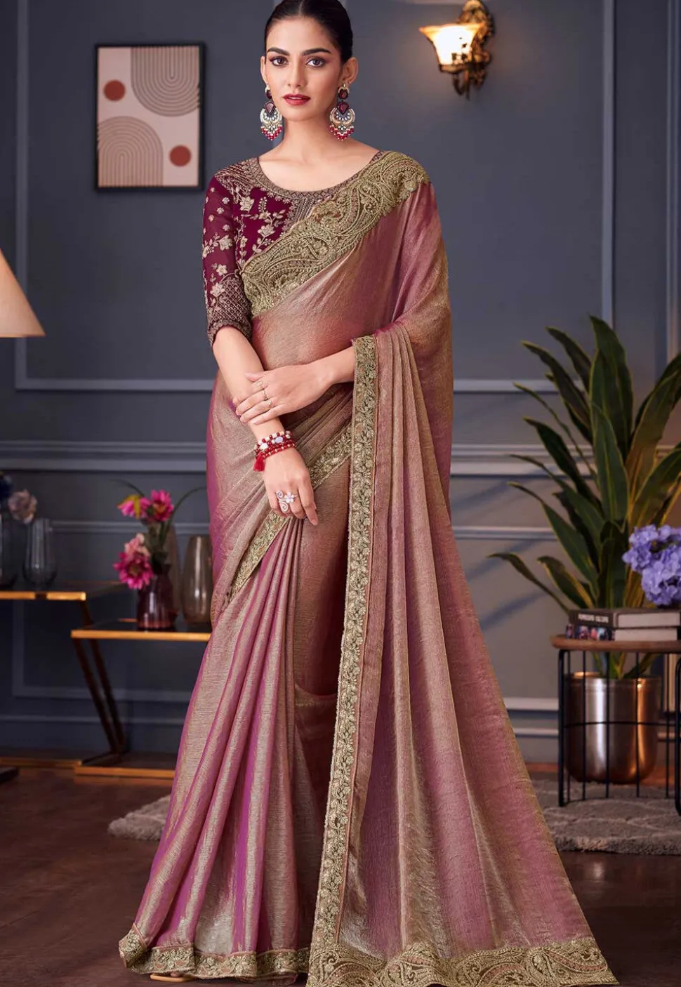 Embroidered Border Chiffon Scalloped Saree in Pink