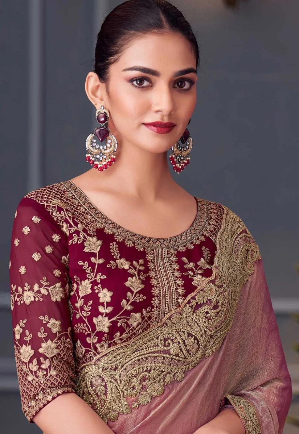 Embroidered Border Chiffon Scalloped Saree in Pink