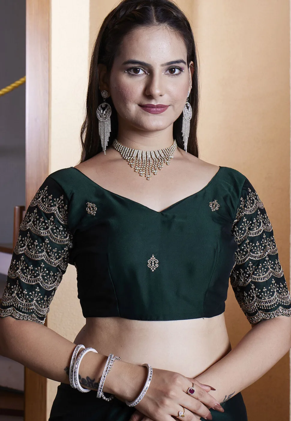 Embroidered Border Satin Georgette Scalloped Saree in Dark Green