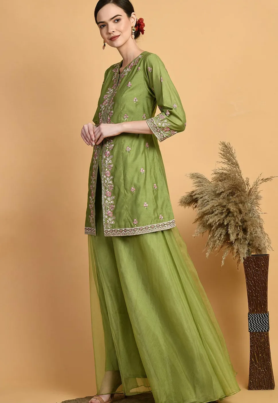 Embroidered Chanderi Silk Kurti Set in Green