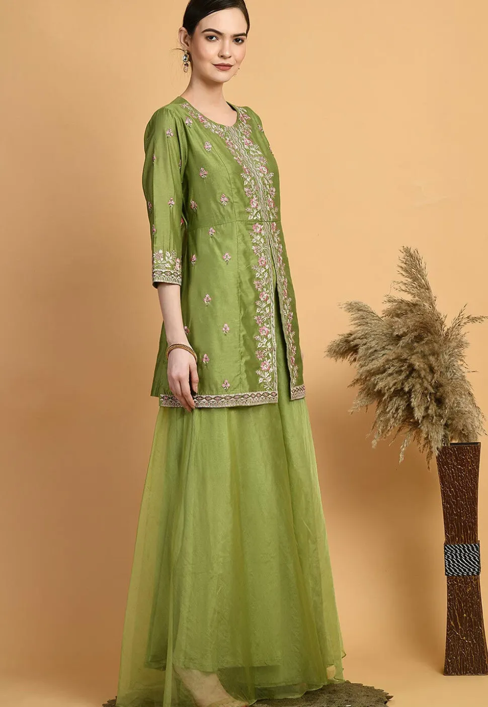 Embroidered Chanderi Silk Kurti Set in Green