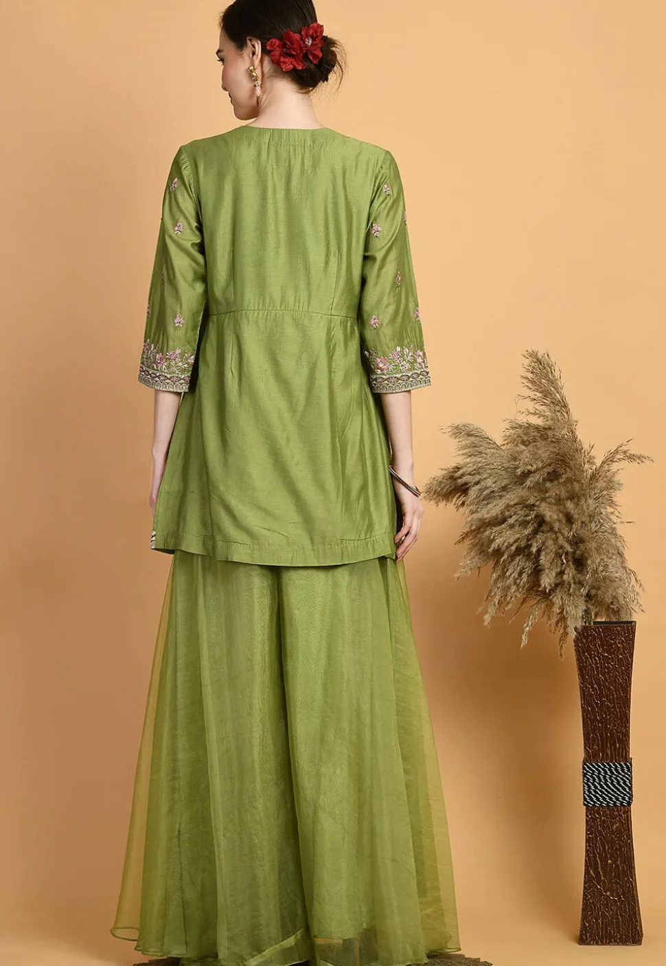 Embroidered Chanderi Silk Kurti Set in Green