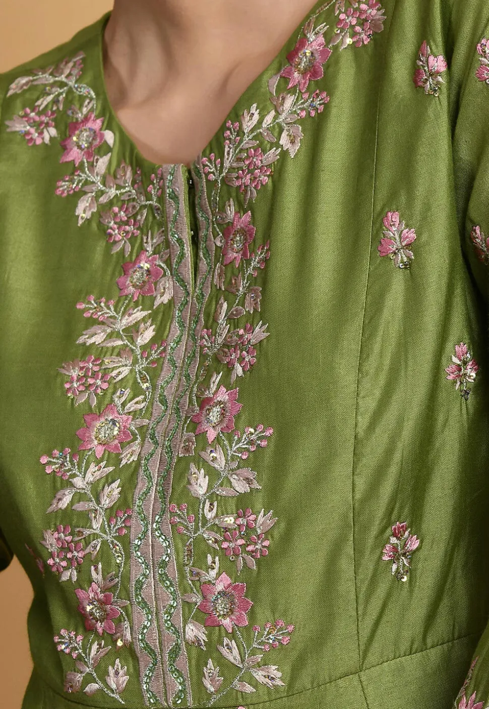 Embroidered Chanderi Silk Kurti Set in Green