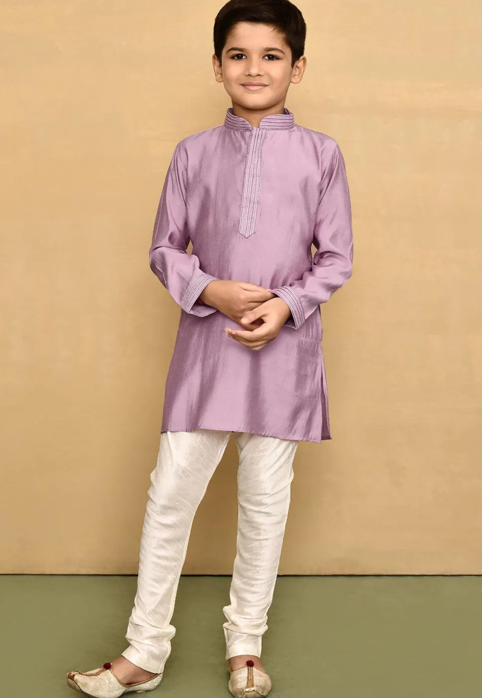 Embroidered Collar Lycra Kurta in Light Purple