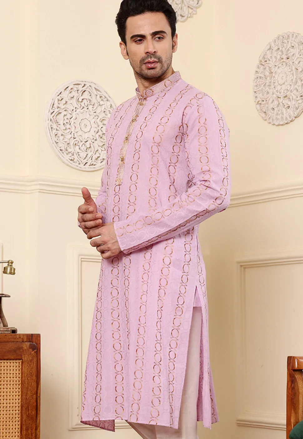 Embroidered Cotton Kurta in Pink