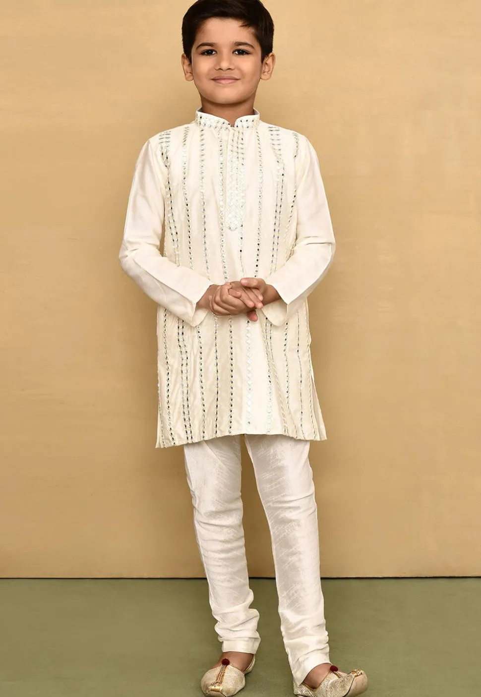 Embroidered Cotton Kurta Set in Off White