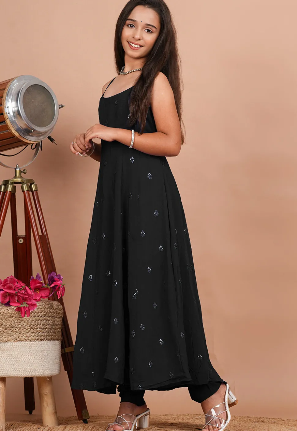 Embroidered Crepe Anarkali Kurta Set in Black