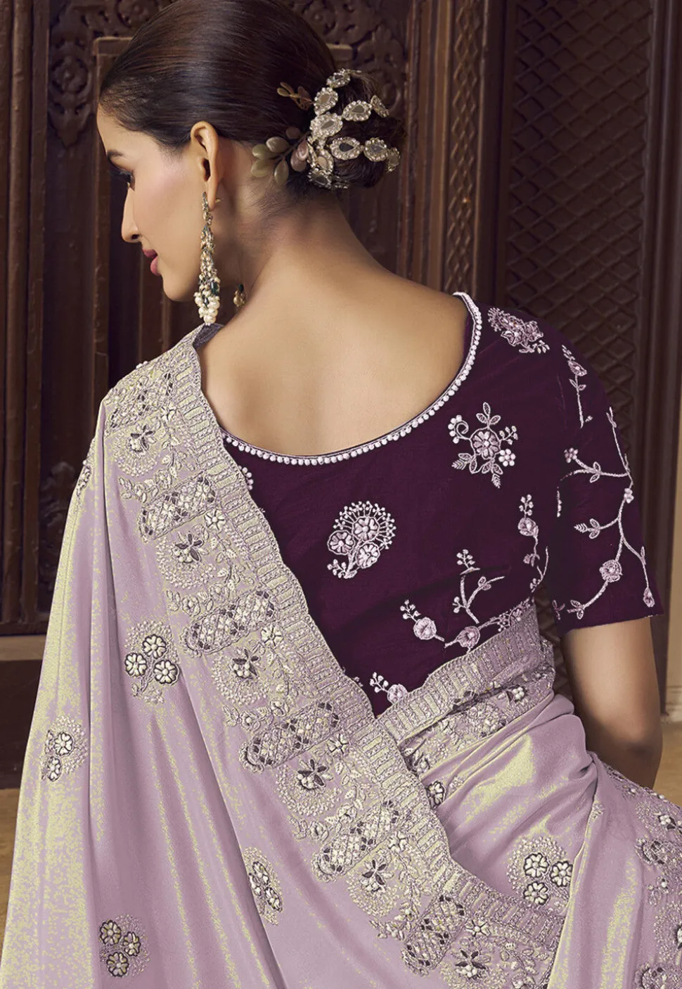 Embroidered Crepe Scalloped Saree in Light Purple