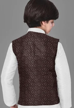 Embroidered Dupion Silk Kurta Set in Off White