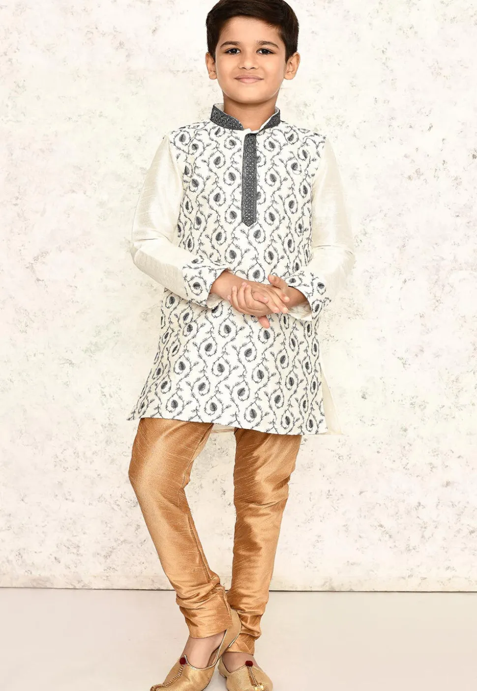 Embroidered Dupion Silk Kurta Set in Off White
