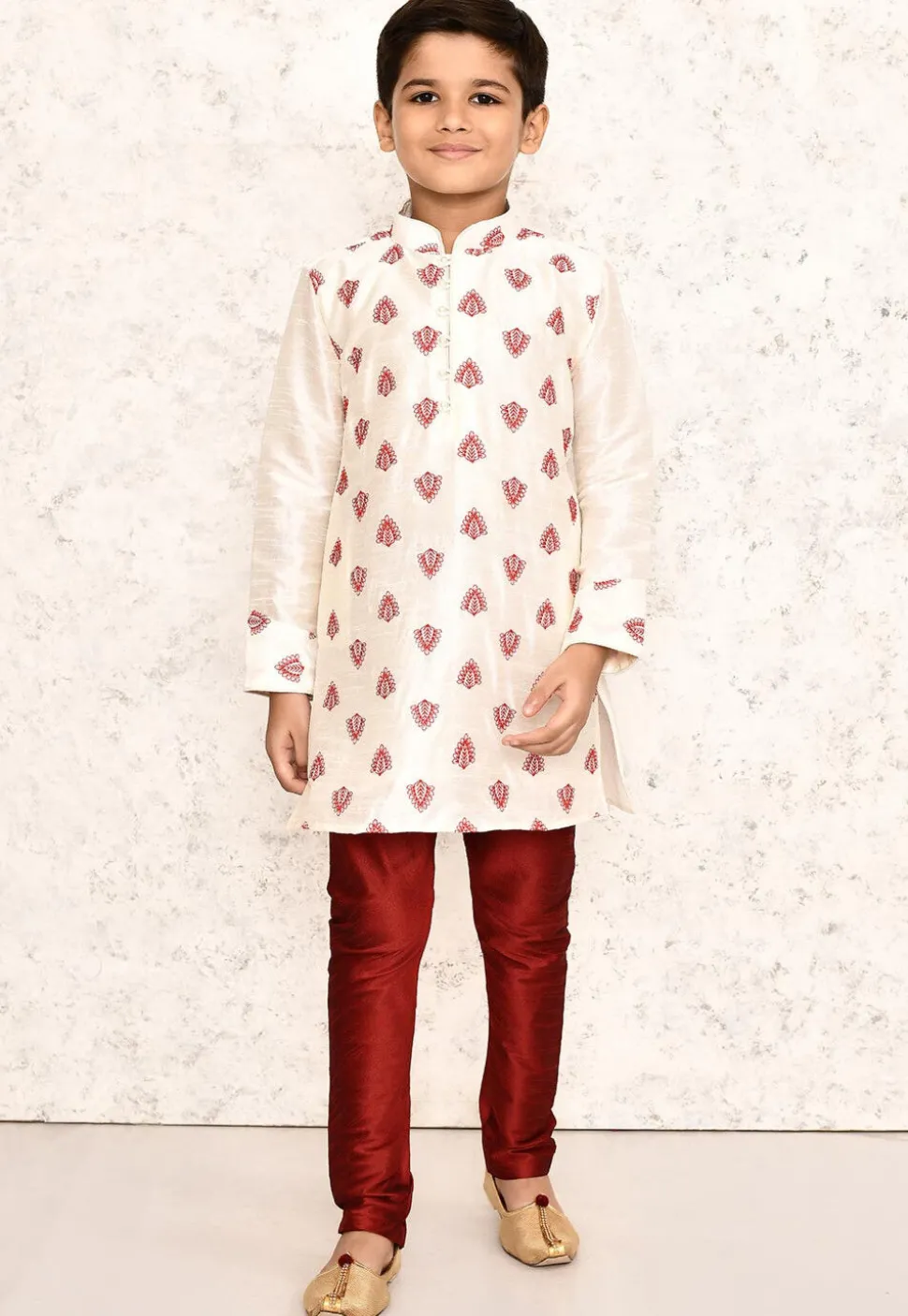Embroidered Dupion Silk Kurta Set in Off White