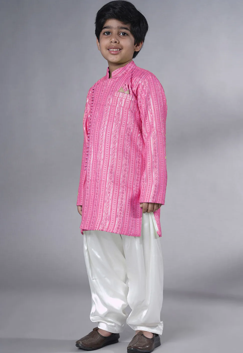 Embroidered Georgette Kurta Set in Pink