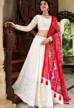 Embroidered Georgette Lehenga in Off White