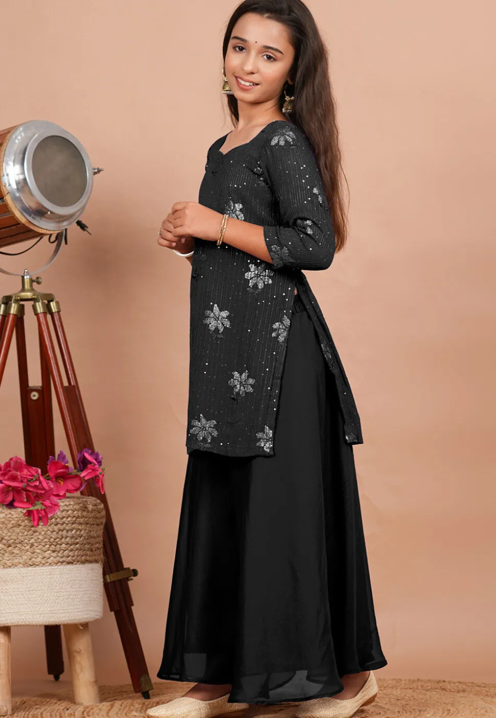 Embroidered Georgette Straight Kurta set in Black