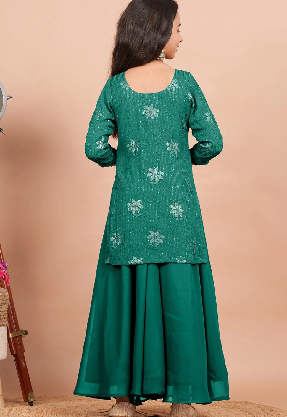 Embroidered Georgette Straight Kurta set in Sea Green