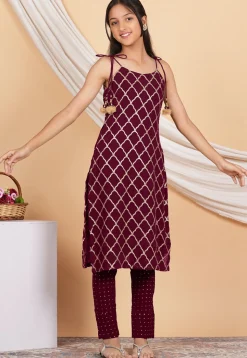 Embroidered Georgette Straight Kurta Set in Wine