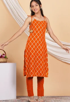 Embroidered Georgette Straight Kurta Set in Orange